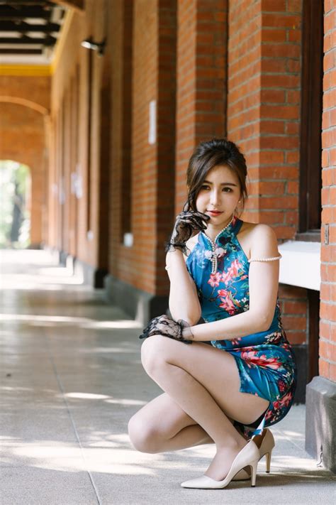 K Asian Pose Sitting Legs Dress Stilettos Window Rare Gallery Hd Wallpapers