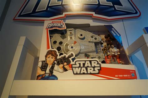 Apr 12, 2018 · the star wars electronic riot baton is inspired by star wars: Hasbro Star Wars at Toy Fair 2015 - The Toyark - News