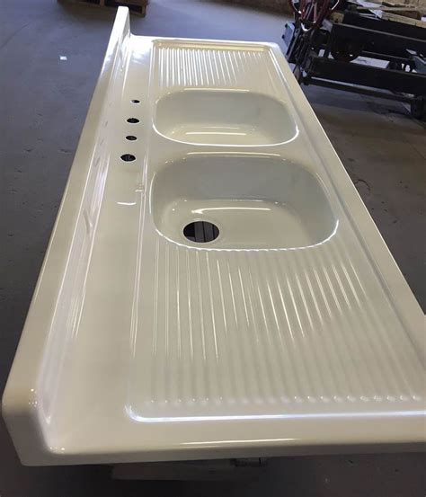 I've spotted hoosier cabinets from as early as the 1920s that were made of steel. vintage enamel and metal sink cabinet - Google Search ...