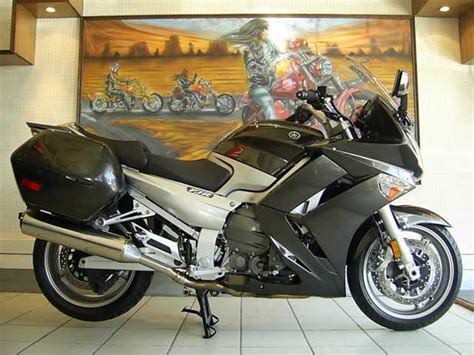 After winning many awards from respected stateside motorcycle publications, yamaha offered the 2004 version with optional abs, creating an even more appealing platform. 2009 Yamaha FJR1300 ABS - Photo by BikeFinder.co.za