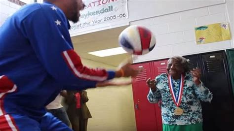 She Danced With The Obamas At Age 106 Now Shes Playing With The Harlem Globetrotters At Age