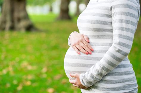 new mums told to leave a year s break between pregnancies