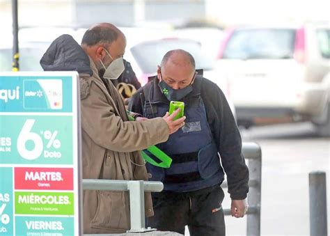 Este permiso no es exclusivo para refugiados, también se le otorga a los grupos de rescatistas o de ayuda humanitaria que buscan socorrer a méxico en casos de emergencia. Ahora el guardia del supermercado le va a pedir el permiso ...
