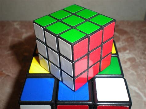 Erno Rubik El Arquitecto Que Inventó El Cubo Rubik
