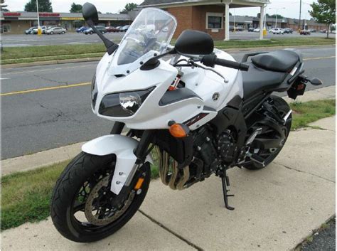 The original license holder has been replaced by a yamaha accessories cth (yamalube). Buy 2012 Yamaha FZ1 on 2040-motos