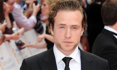 He is perhaps best known for his titular role in channel 4's pete versus life and his roles in one day, anonymous. PROMETHEUS has the look and feel of ALIEN according to ...