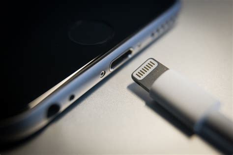 Apple Is Killing Lightning Connector On Top Iphones By 2021 Kuo Says