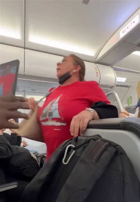 In Flight Disturbance Woman S Bizarre Urination Threat Alarms Passengers