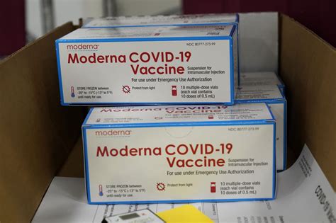 Please select the language you would like to view the eua fact sheet (recipients) below: Moderna COVID-19 vaccine ships out; shots due to begin ...