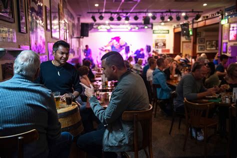 Pubs in Guildford - Woodbridge Hotel