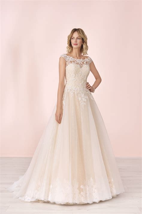 Obwohl weiß heute immer noch die klassische variante bei der auswahl der farbe des brautkleides ist, gewinnen farbige brautkleider zunehmend an beliebtheit. Brautkleid Elizabeth Konin 2019 - 4102T-1 | Kleid hochzeit ...