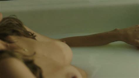 Nude Video Celebs Frankie Shaw Nude Smilf S E