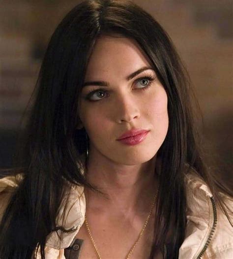 Её отец работал надзирателем за условно освобождёнными п. Megan Fox Height, Weight, Age and Full Body Measurement