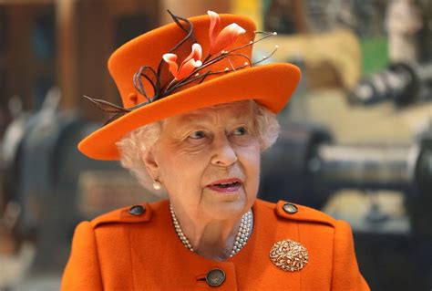 Queen Elizabeth Ii Removed Her Glove To Publish Her First Instagram