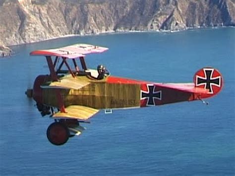 These two f1s differed from the production dreidecker 1s (dr1) in that. Manfred von Richthofen's Fokker Dr.1 triplane - YouTube
