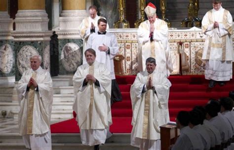 Conversion Dans LÉglise Quand Des évêques Mariés Deviennent Prêtres