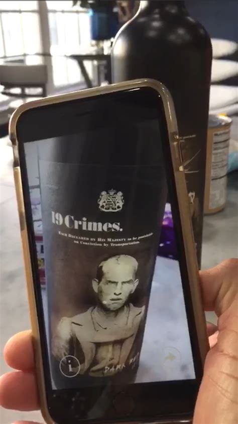 Now you see every beer, whiskey, and wine bottles labels speaking own their own via ar app. 19 Crimes app • Universidade da Tecnologia