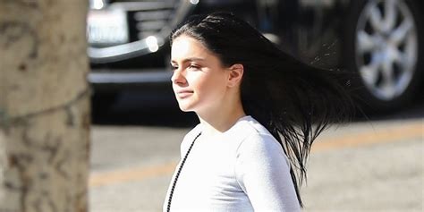 Ariel Winter Shows Off Her Go To Workout Moves In New Instagram Ariel