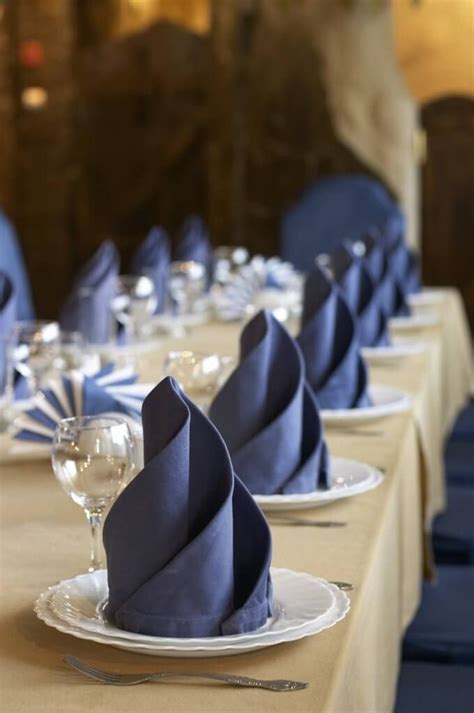 It also adds an orderly, fancy appeal to your dinner table. Pin on Wedding-Decor