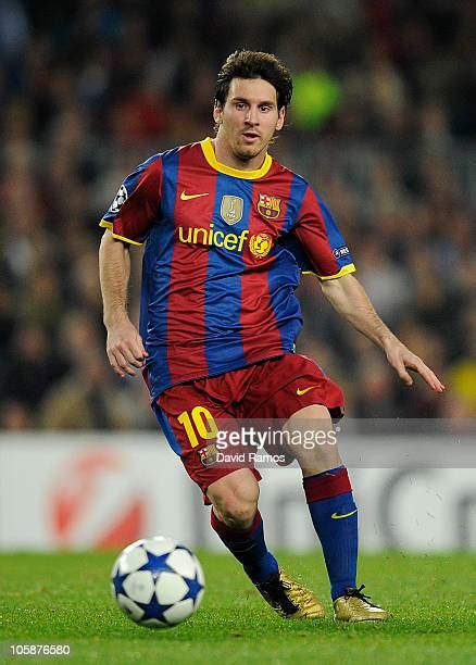 Messi Dribbling Photos And Premium High Res Pictures Getty Images