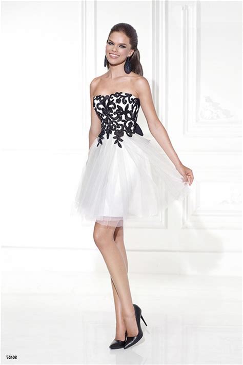 Black and white wedding themes with black and white dresses, styling ideas and decor for weddings and parties. Elegant Strapless Short White Tulle Black Embroidery Party ...