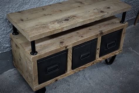 Tanuld meg 5 perc alatt 1 óra anyagát, majd ellenőrizd a tudásod 10 percben! Industrial TV Tisch | Vintage Möbel | Antik-Zone.at