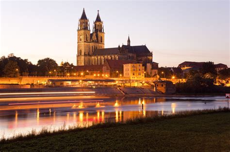 According to the document object model (dom), every html tag is an object. Magdeburger Dom - Domkirche St. Mauritiuns und St ...