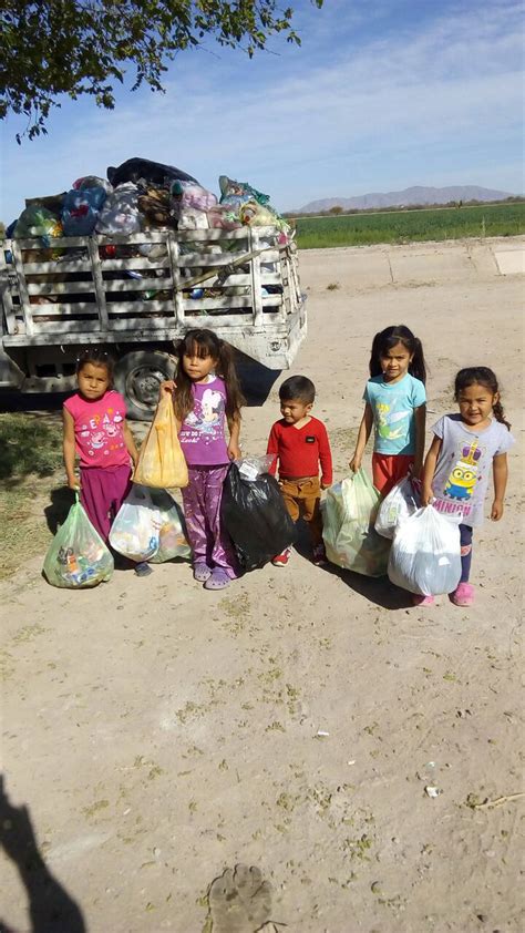 Niños ayudan a mantener limpios sus ejidos, El Siglo de Torreón