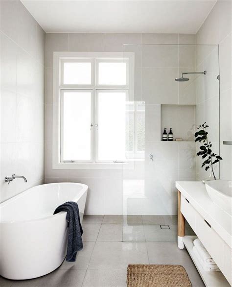 With the help of a few clever fixtures, lightings, colors and accessories, a good small bathroom design would allow you to get all the luxuries and comforts that you want. 53+ Amazing Modern Farmhouse Small Master Bathroom Ideas ...