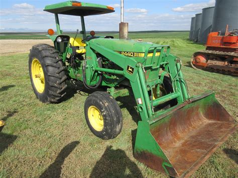A small rear view mirror would be useful. 1981 John Deere 2440 utility tractor, Canopy ROPS, 60 Hp ...