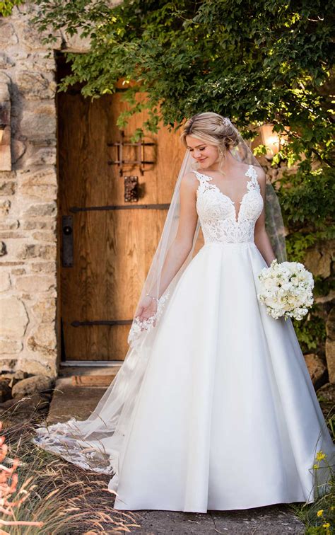 You could choose long or short bridal dresses, beach wedding dress, plus size wedding dress, 2nd marriage wedding dresses, affordable wedding gowns, vintage wedding dresses and so on. Formal Ballgown Wedding Dress | Essense of Australia ...