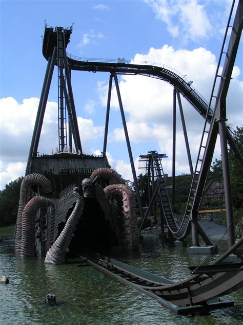 Nieuws nationaal en buitenland, weerbericht, sport (jupiler pro league, champions league, wielrennen, tennis, wk 2018), horoscoop, showbizz, reizen. Krake at Heide Park : rollercoasters