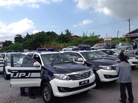Semakan number pendaftaran kenderaan terkini jpj. JPJ patrol vehicle in Sarawak spots new colour and plate ...
