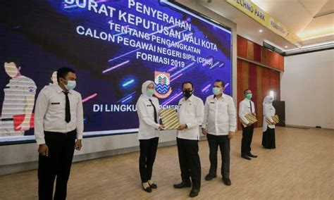 Demo di pembukaan kejuaaraan cimahi open 3 2020, pada saat itu jiyan kembali dipercaya untuk memegang demo di kejuaraan di cimahi, dan hasil dari bertapa. CPNS di Cimahi Bekerja Tanpa TKD - Jabar Ekspres Online