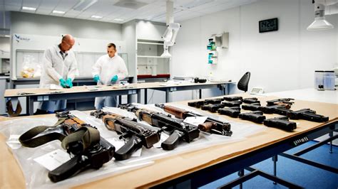 Hoge straffen geëist voor wapenbezit in Rotterdam