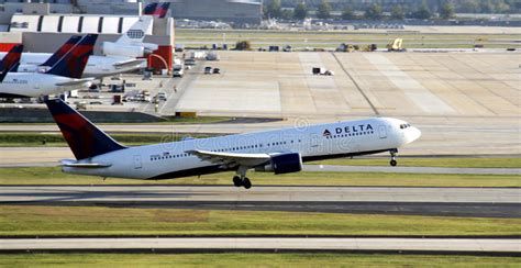 Delta Jet Taking Off Editorial Stock Photo Image Of Aircraft 21455283