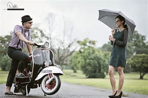 Melalui media sosial, rizky billar dan lesti kompak membagikan potret prewedding, kamis (10/06/2021). Foto Prewedding Pakai Motor Vespa | Prewedmoto