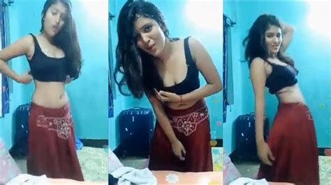 Desi Hot Indian College Girl Shaking Boobs Dance In Desi Bollywood Song Youtube