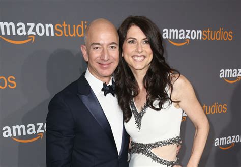 inside the marriage of jeff and mackenzie bezos the world s richest couple