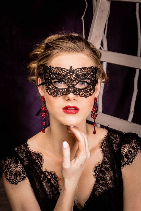 Pin de Mark R Sheridan en Masks Masquerades Baile de máscaras Mascaras Rostro de mujer