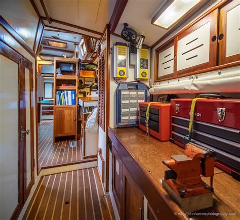 8 Tips For A Great Cruising Boat Interior Arrangement