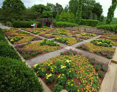 Quilt Garden At The Nc Arboretum In Asheville Arboretum Nature