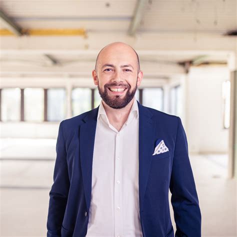 Dennis mank 'in olağanüstü bir işte çalıştığı ve sadece boş zamanlarında. Dennis Pesch - Prokurist - Immo Konzept Unternehmensgruppe ...