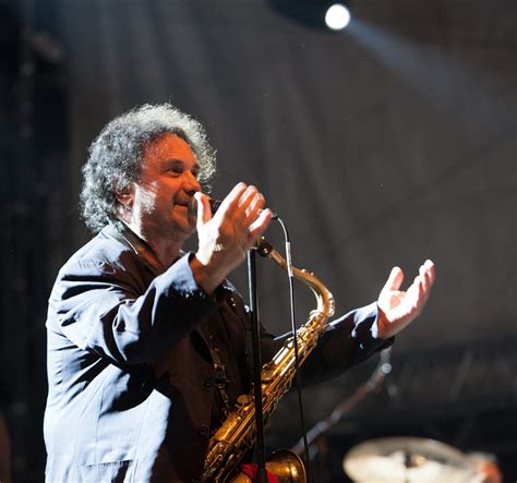 Italian saxophonist enzo avitabile went from being a noted sideman to blazing his own trail in the new millennium fusing traditional italian music with progressive, new ideas. Enzo_Avitabile-5327 - Musica Jazz