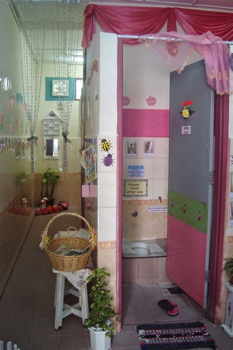 Dah 10 tahun warna bilik ni merah menyala dan pink pekat huhu. Hiasan Tandas Pejabat | Desainrumahid.com