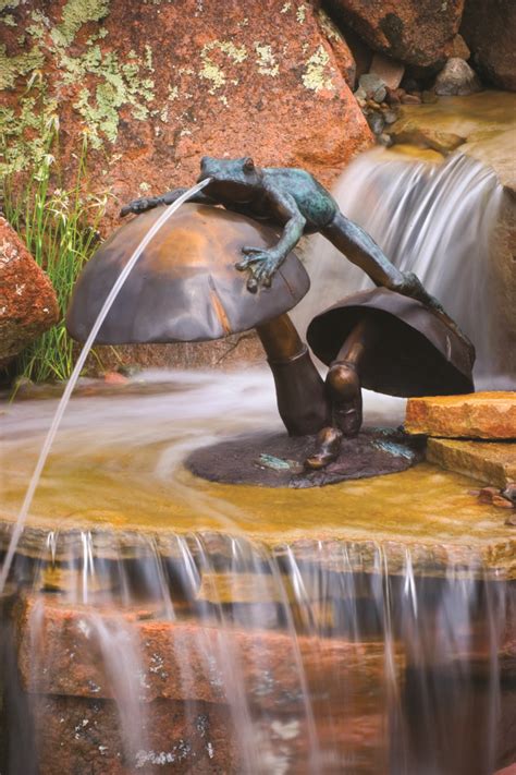 Bronze Frogs Spitting Fountains Fountains Garden Art Landscaping