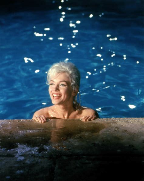 Marilyn Monroe Unseen Nude In Pool Sgtg Rare X Galleryquality