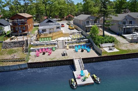 The town of wasaga beach is a major tourist attraction in the area in the summer months, as it is situated along the longest freshwater beach in the world. Wasaga Beach cottage with 3 bedrooms | FlipKey