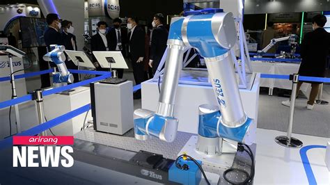 2020 Robot World Exhibition Displays Service And Industrial Robots Go It