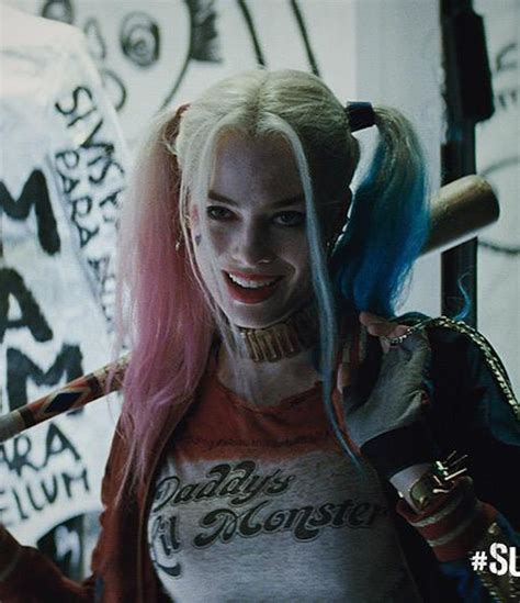Suicide Squads Weird Harley Quinn Batman Kiss